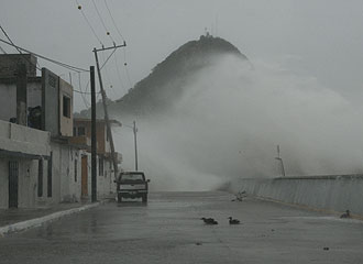 1975 Hurricane Olivia at El Faro
